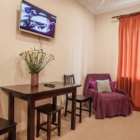 Central Cozy Apartment With Parking! ลวีฟ ภายนอก รูปภาพ