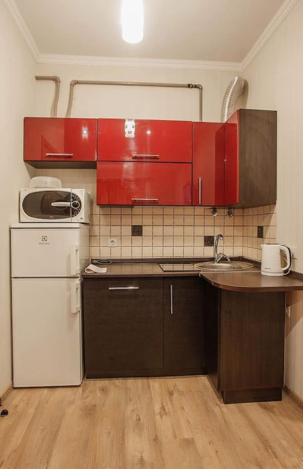 Central Cozy Apartment With Parking! ลวีฟ ภายนอก รูปภาพ