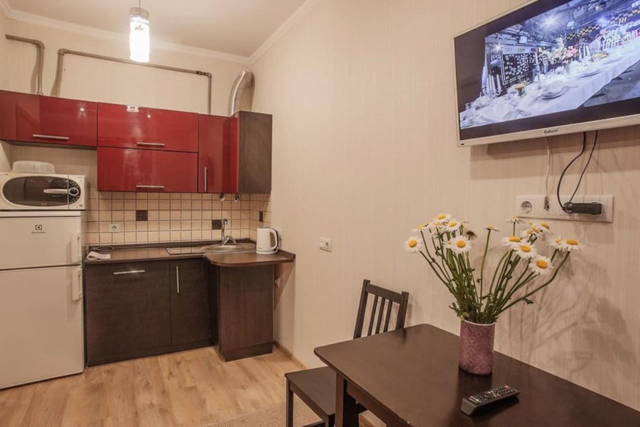 Central Cozy Apartment With Parking! ลวีฟ ภายนอก รูปภาพ